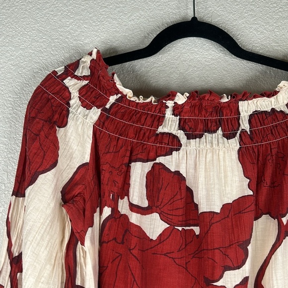 H&M Cream & Red Boho Casual Floral Flowy Smocked Neck Top Size Medium - Picture 2 of 5